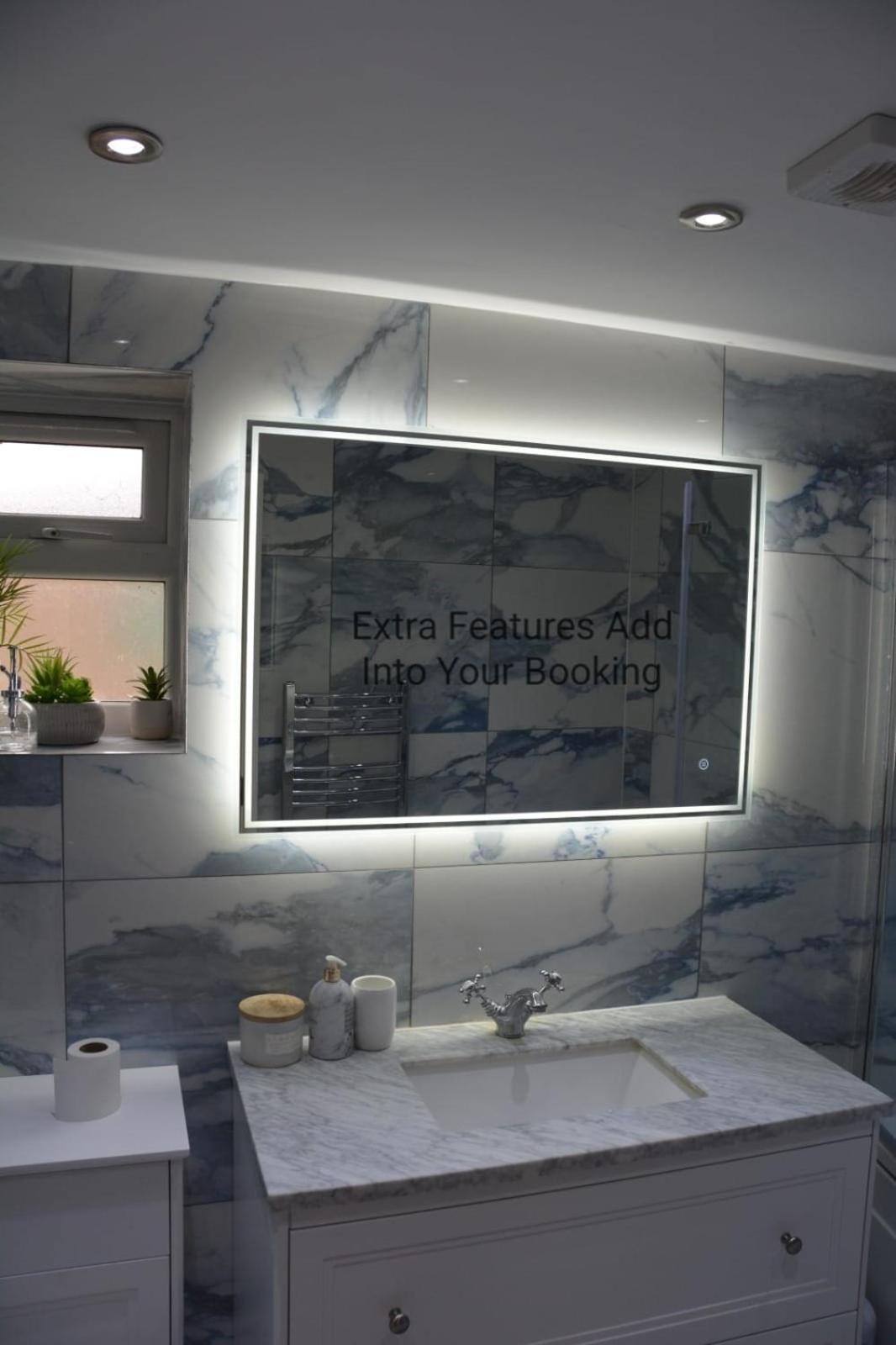Cozy, Modern, Spacious 4 Bedroom House In London 罗姆福特 外观 照片