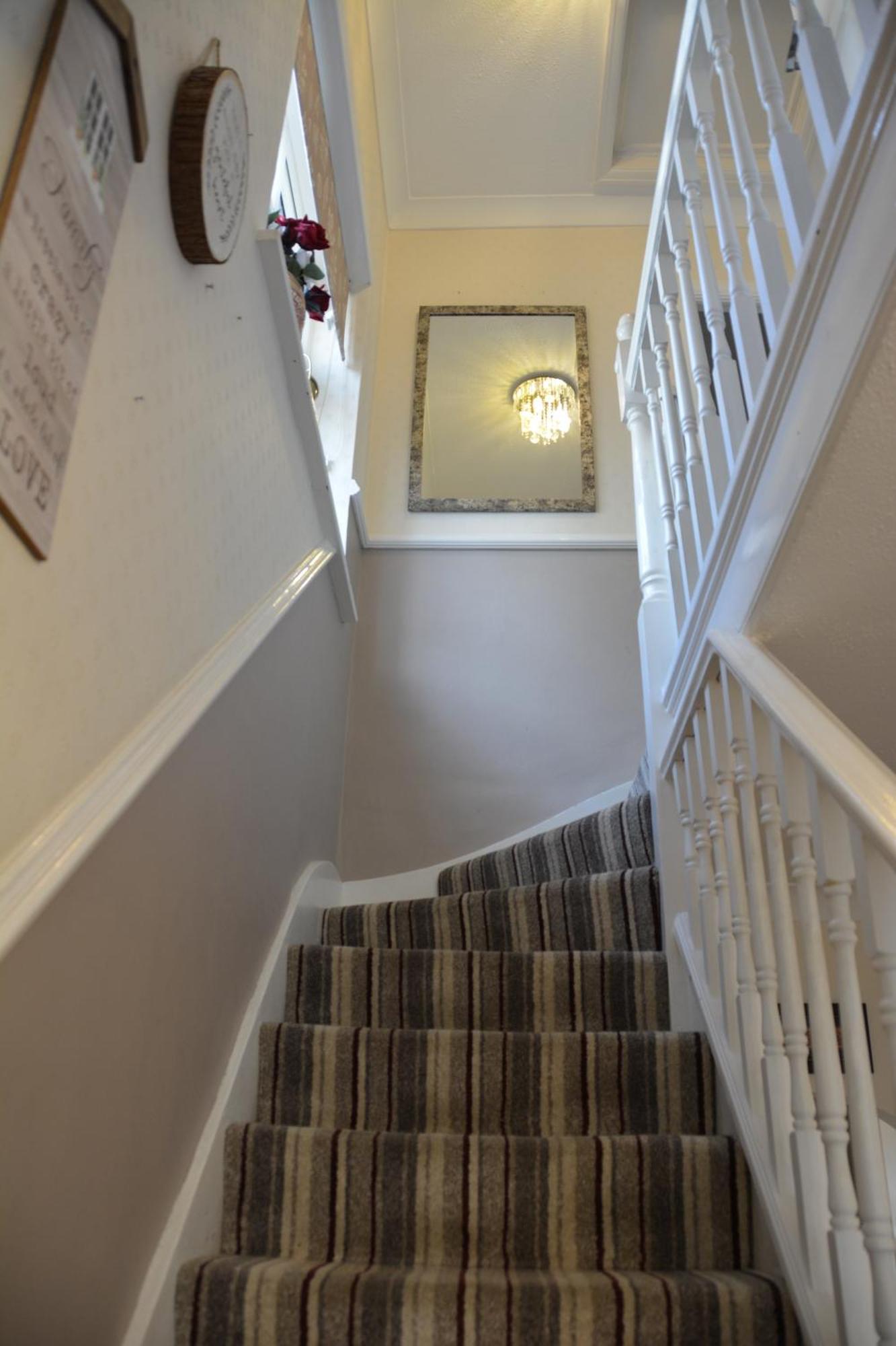 Cozy, Modern, Spacious 4 Bedroom House In London 罗姆福特 外观 照片