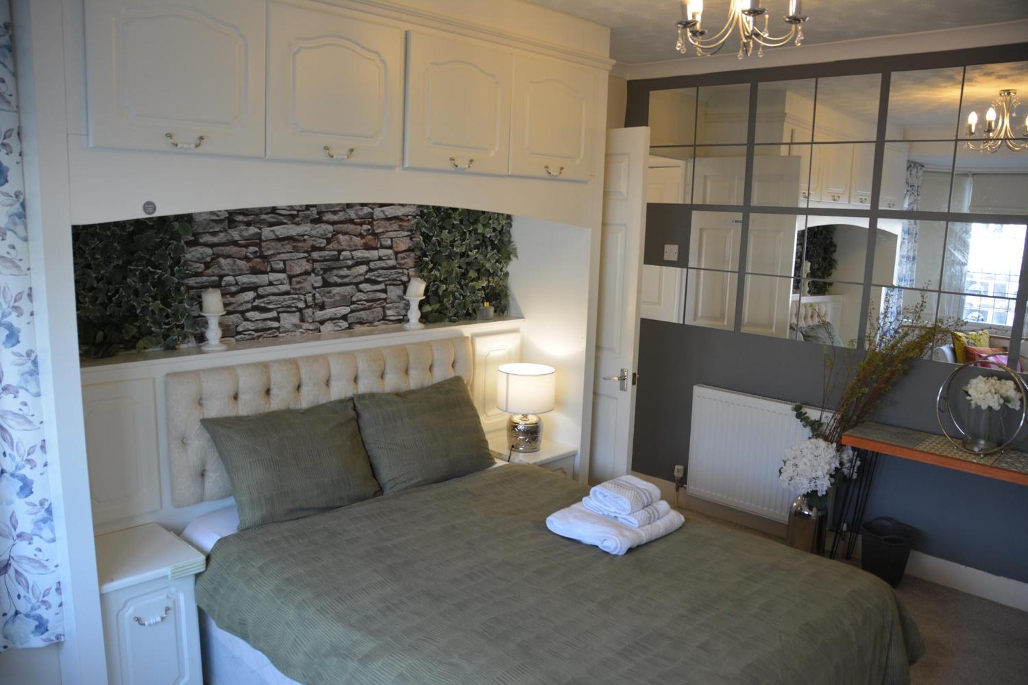 Cozy, Modern, Spacious 4 Bedroom House In London 罗姆福特 外观 照片