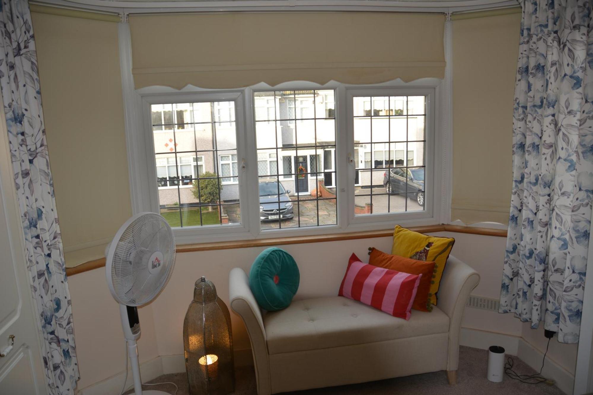 Cozy, Modern, Spacious 4 Bedroom House In London 罗姆福特 外观 照片
