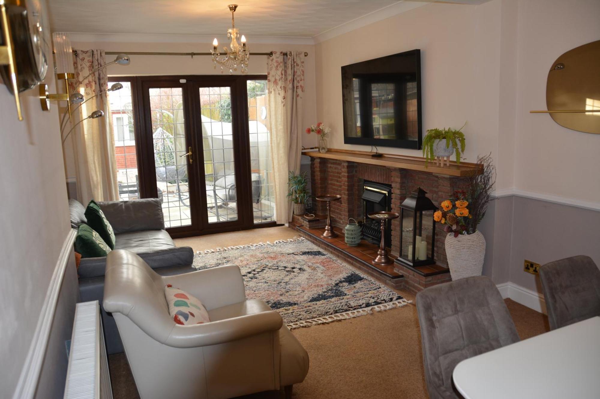 Cozy, Modern, Spacious 4 Bedroom House In London 罗姆福特 外观 照片